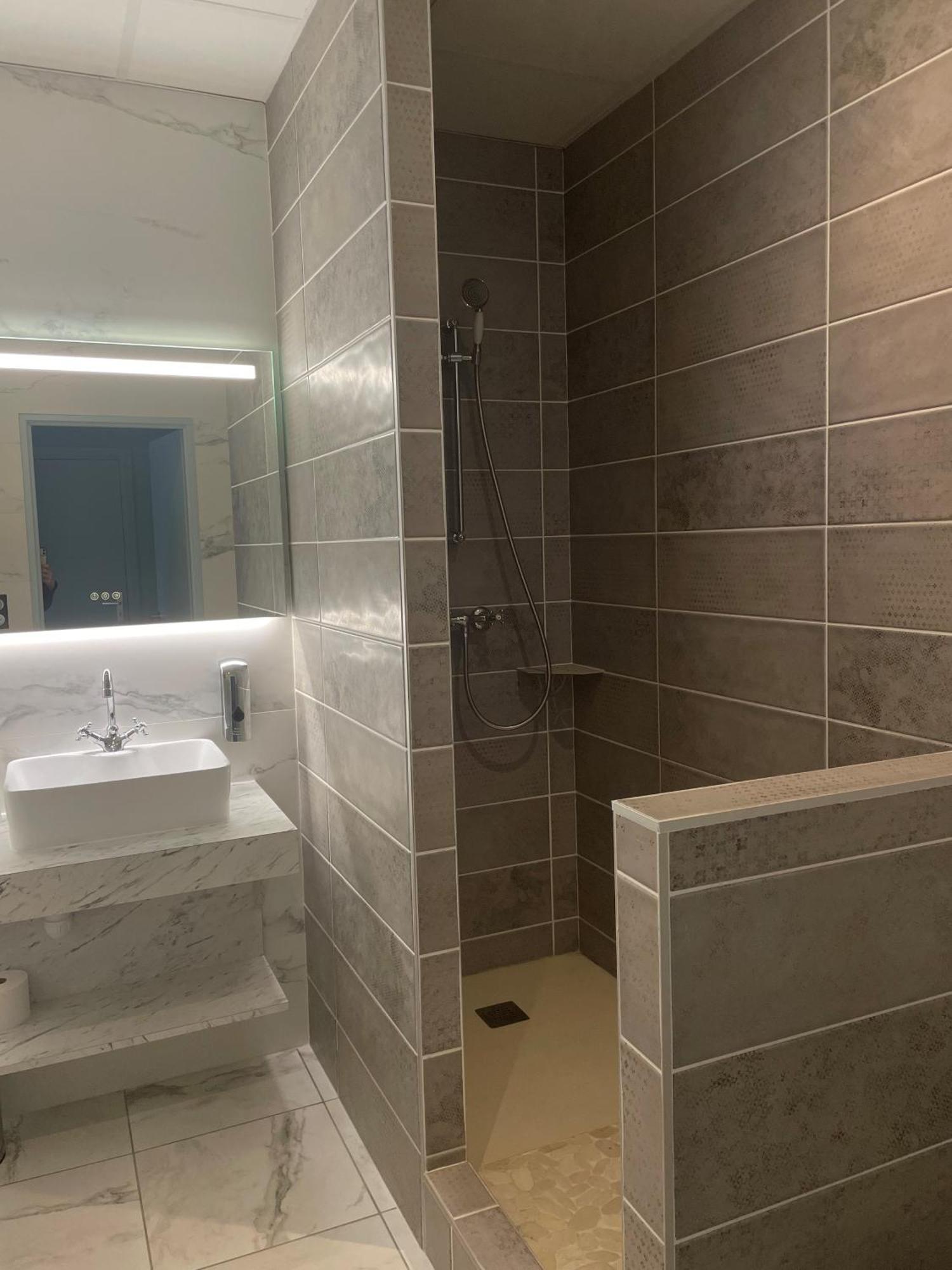 Domaine Clairfontaine Noyarey - Suites Junior エクステリア 写真